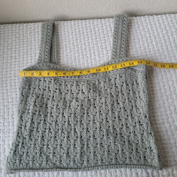 Vince Crochet Knit Sage Women's Top Size M - Picture 5 of 8
